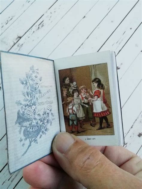 Livre Miniature Etsy Miniature Books Printed Pages France Little Books Dollhouse