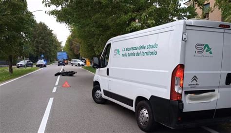 Scontro Tra Auto E Moto Ad Arquata Motociclista In Ospedale