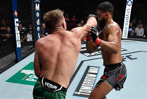 UFC 264: Dricus Du Plessis lands huge knockout in prelims before Conor ...