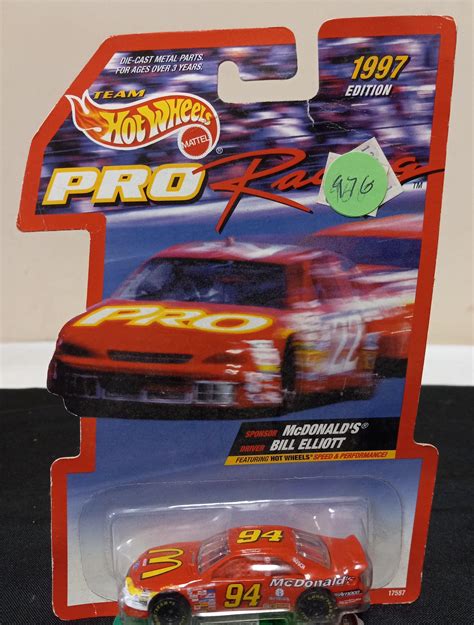 Lot 1997 Edition Hot Wheels Pro Racing Bill Elliott No 94