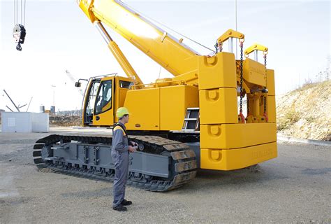 利勃海尔伸缩式履带式起重机 Liebherr