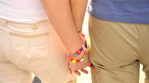 Giovane si uccide perché gay il coming out in una lettera d addio Scusatemi se non ho amato