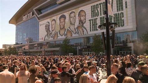 Bucks Fans Have High Hopes For Title Win Fox6 News Milwaukee Youtube