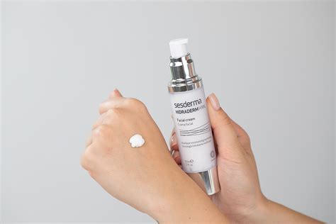 Sesderma Hidraderm Hyal Hidraderm Hyal Liposomal Serum Zestaw Krem Do