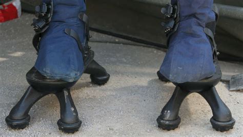 Сапёрные противоминные ботинки - The "Spider Boot"