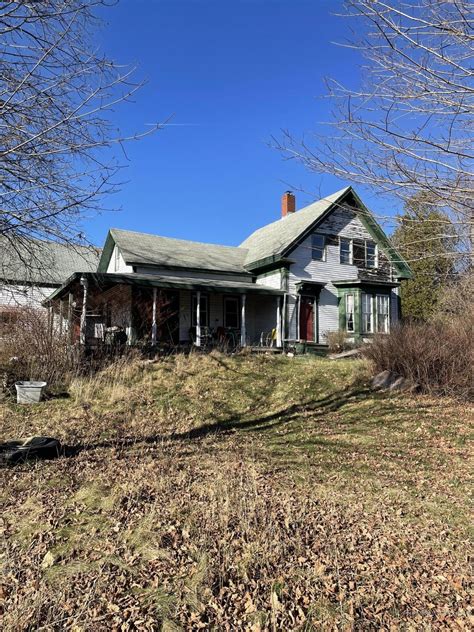 Circa 1780 Fixer Upper Maine Farmhouse For Sale Wgarage On 25 Acres