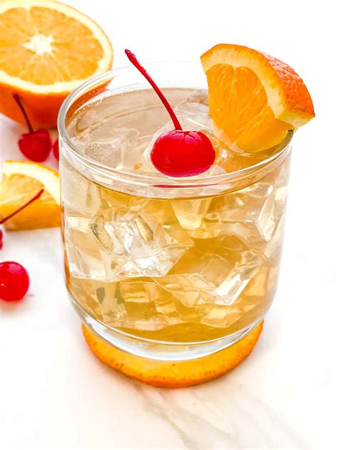 Easy Amaretto Sour Recipe With Sour Mix Olivetavern