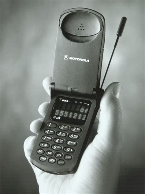 Motorola Startac | Motorola phone, Phone, Motorola startac