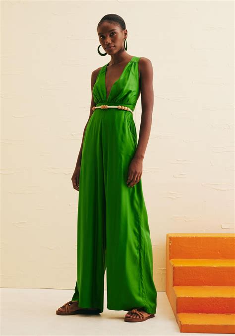 Macacão Amplo Decote Prodfundo CaCay Carioca Brasileira e Latina