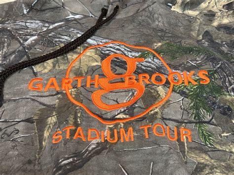 Garth Brooks Stadium Tour Camo Sweatshirt Hoodie Mens… - Gem