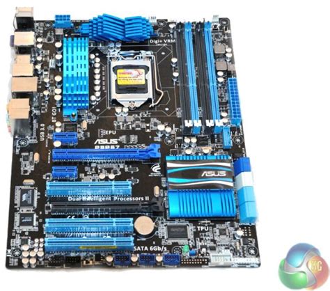 ASUS P8P67 motherboard gets pictured - DVHARDWARE