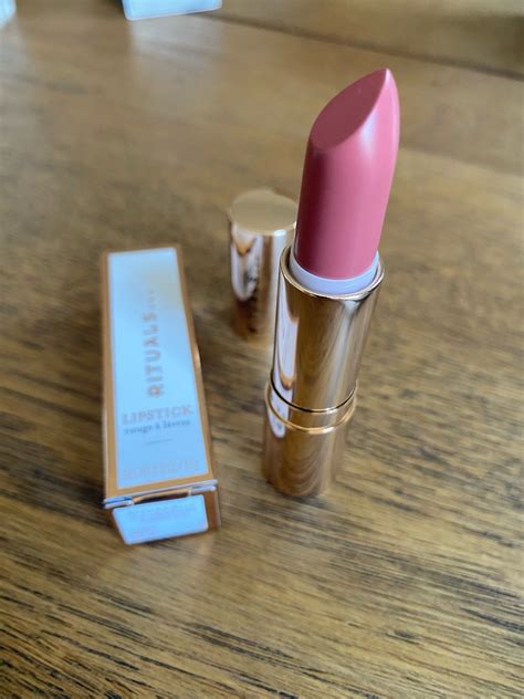 Se produkter som liknar Helt ny Rituals Lipstick Nude på Tradera 676668054
