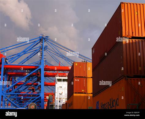 Container feeder ship hi-res stock photography and images - Alamy