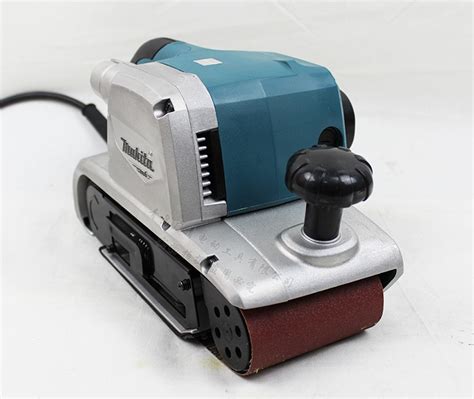 Ленточная машинка: Ленточная шлифовальная машина Milwaukee BS 100 LE ...