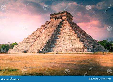 Chichen Itza Mexico Famous Pyramid El Castillo Kukulcan Ruins Of