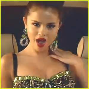 Selena Gomez Debuts Slow Down Video Watch Now Selena Gomez