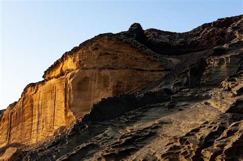 El Volc N Linosa Llamado Monte Nero En La Playa De Cala Pozzolana Di