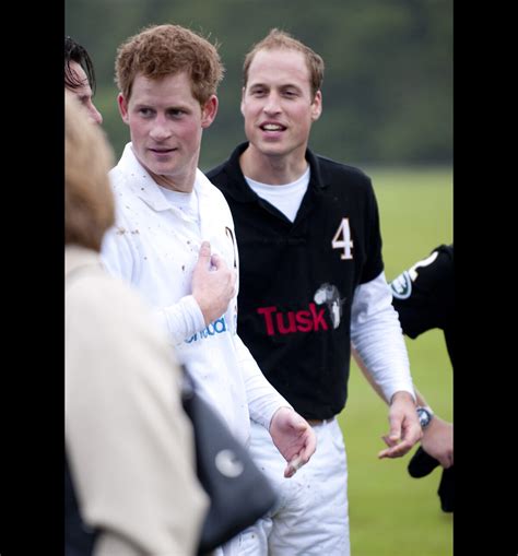 Photo Les Princes Harry Et William Lors Du Tournoi De Polo Caritatif à Sunninghill Près D