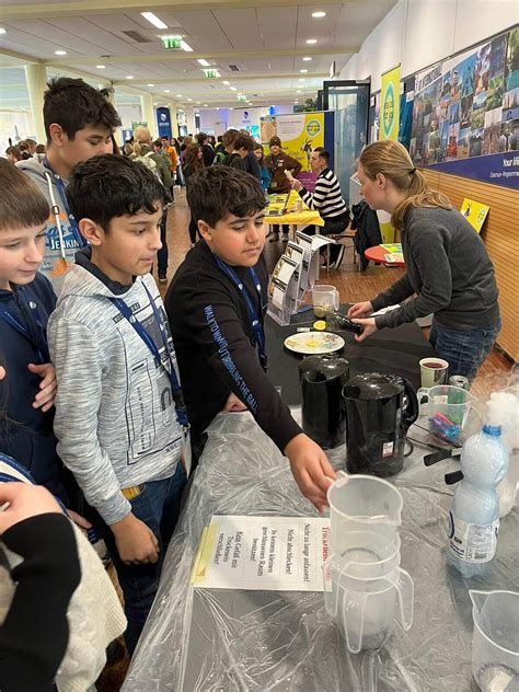 Besuch der 2A an der FH Wiener Neustadt NÖ Mittelschule für