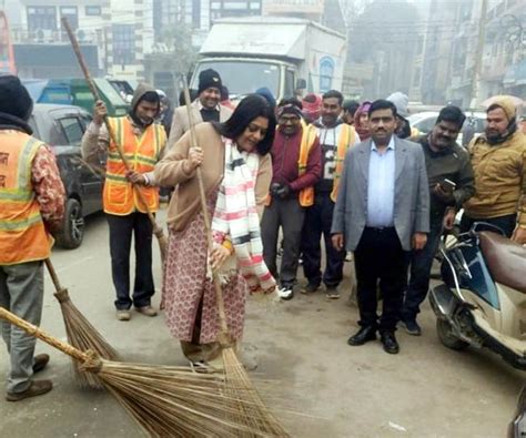 नगर निगम ने चलाया स्वच्छ तीर्थ महा सफाई अभियान Udaybhoomi