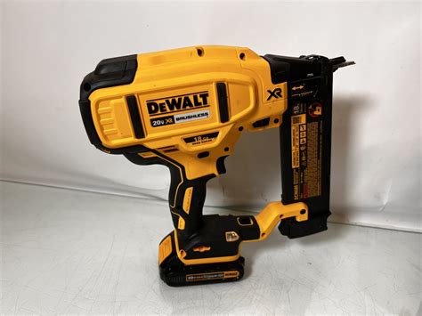 Dewalt Dcn680 20v Max Xr 18 Gauge Cordless Brad Nailer W 1 1 5ah Battery Good Buya