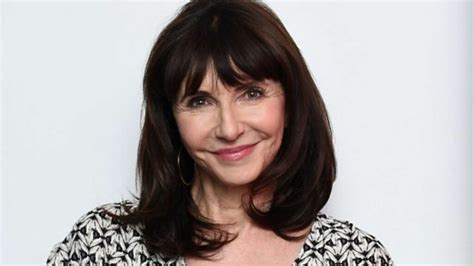 Mary Steenburgen Plastic Surgery: The Secret of Her Anti-Aging!