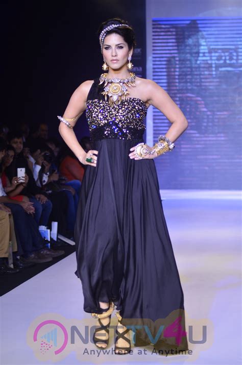 Sunny Leone Hot Sexy Hd Images Galleries HD Images