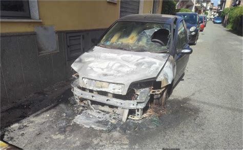 Intimidazione A Vigile Urbano Bruciata L Auto Ora Ho Paura Per La