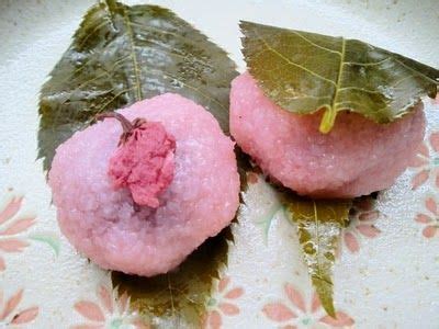 Sakura Mochi | Sakura mochi, Edible flowers recipes, Mochi