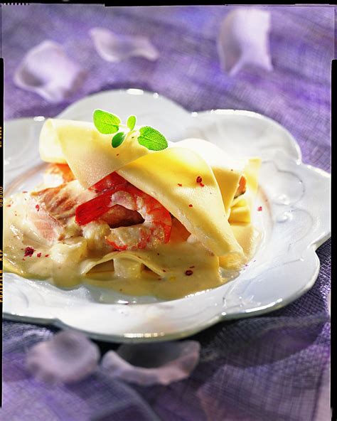 Recette Raviole Ouverte De Saumon Sauce Coquillages Marie Claire