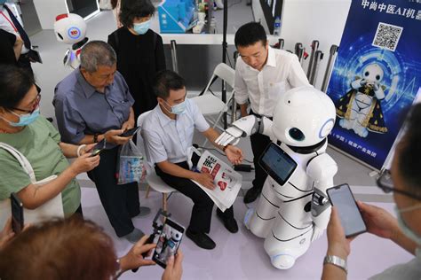 High Tech Medical Robots Debut At Beijing Fair Chinadaily Cn