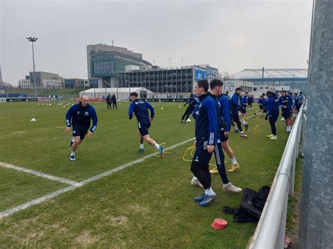 So Plant Schalke Mit Abwehrspieler Leo Greiml Hallo Buer