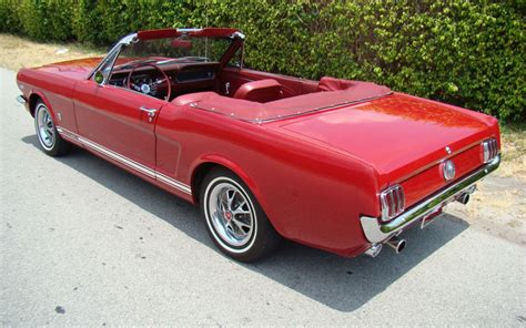 Ford 1966 CLASSIC MUSTANG Convertible - Toronto Luxury Car Rental