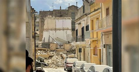 Matera Crollo Improvviso Di Una Palazzina Ad Un Passo Dal Centro Il