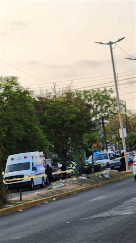 Camión urbano atropella a motociclistas en colonia de Veracruz una