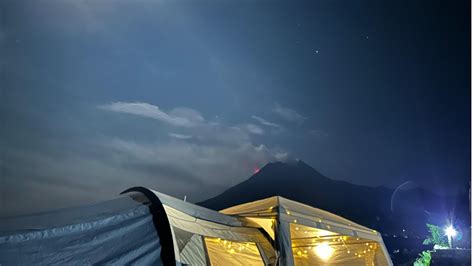 2 Camping Keluarga Di Teras Merapi Dan Melihat Guguran Lava Secara