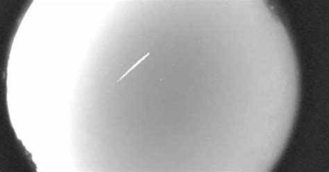 The Eta Aquarid Meteor Shower Debris Of Halley S Comet Peaks This