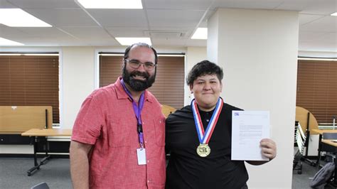 Joel Hernandez Awarded Outstanding Performer At Texas State Solo