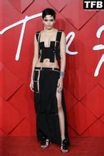 Zinnia Kumar Sexy Shows Off Her Hot Figure At The British Fashion Awards In London Aznude