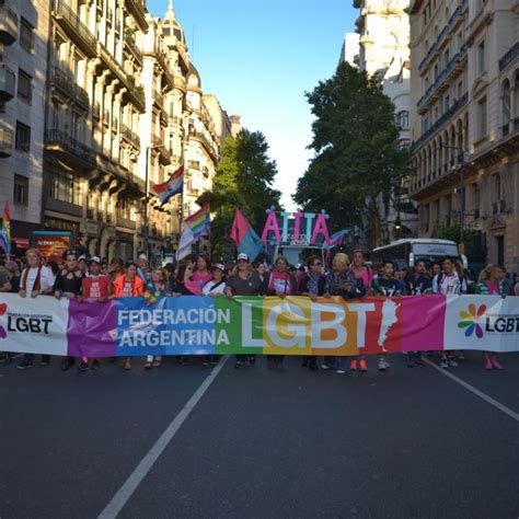 El Orgullo De Resistir