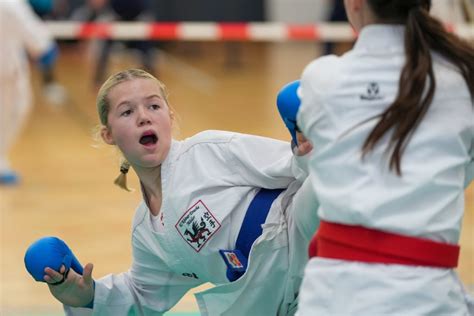 Maya holt Gold beim Vienna Open Karateclub Kleiner Drache Mäder