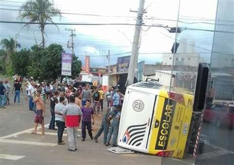 Ônibus Escolar tomba e deixa alunos feridos em Monte Mor CBN Campinas