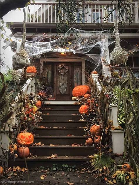 20 Frightfully Fun Halloween Front Porch Decorating Ideas Halloween Outdoor Decorations Fall