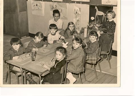 Photo De Classe Moyenne Ou Grande Section Maternelle De 1968 ECOLE