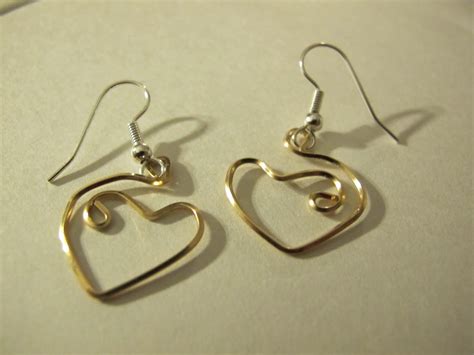 Naomi's Designs: Handmade Wire Jewelry: Gold wire wrapped earring designs