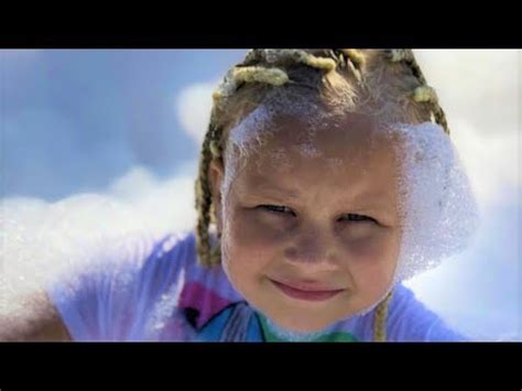 АЛИСА ИГРАЕТ с ПЕНОЙ НОВАЯ ИГРА HOT TUB HIGH DIVE YouTube