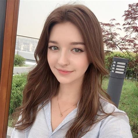 Hot girl Nga theo phong cách Hàn Quốc nổi tiếng mạng
