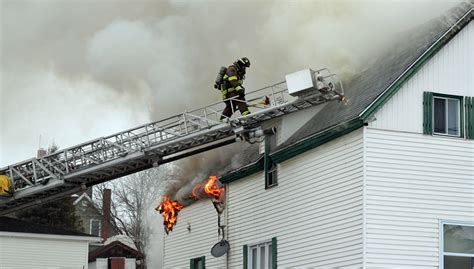 Une Résidence Est La Proie Des Flammes à Edmundston