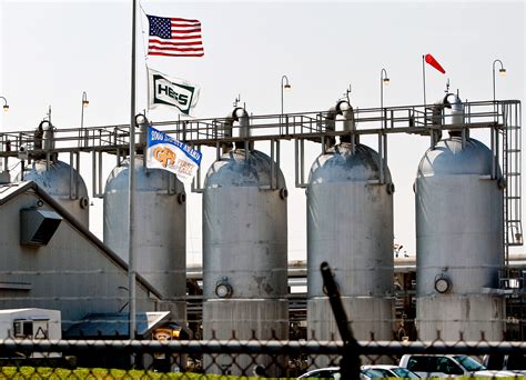 Stocks Still Make Bank With $1 Natural Gas - Bloomberg Business 