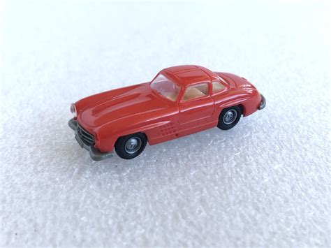 Praline 0806 Mercedes Benz 300 SL Rot Maßstab 1 87 H0 HO